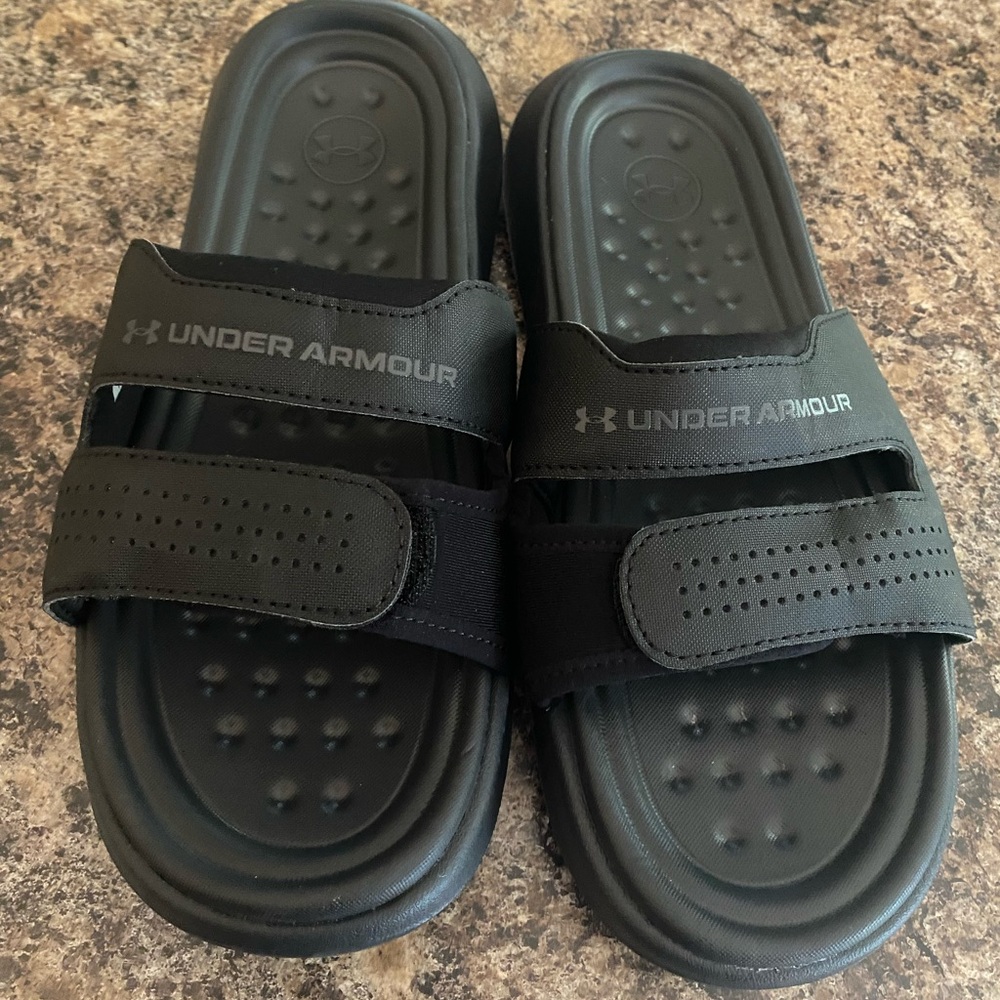Brand new never worn under armour slides